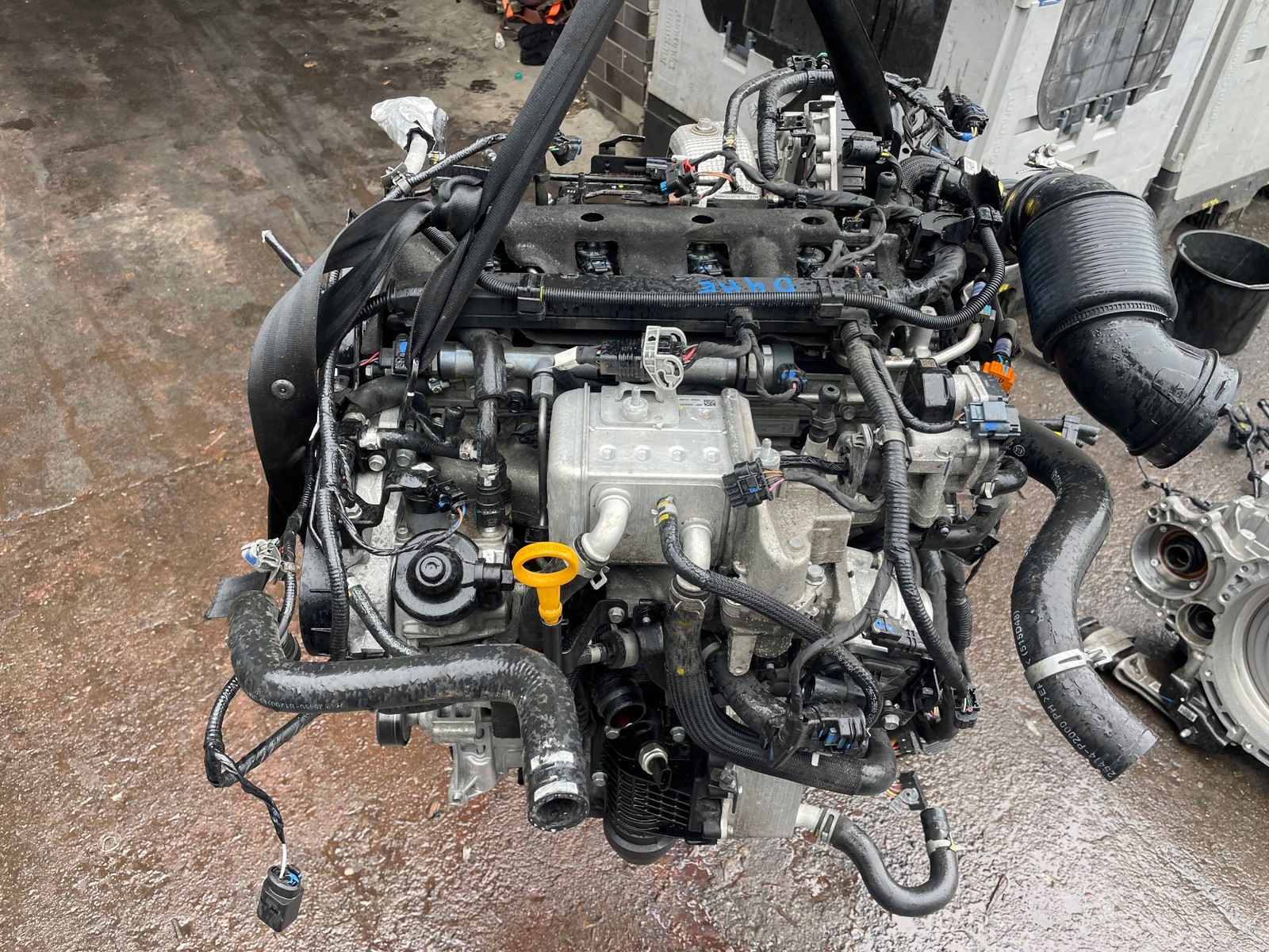 Moteur D4HE — vue 2