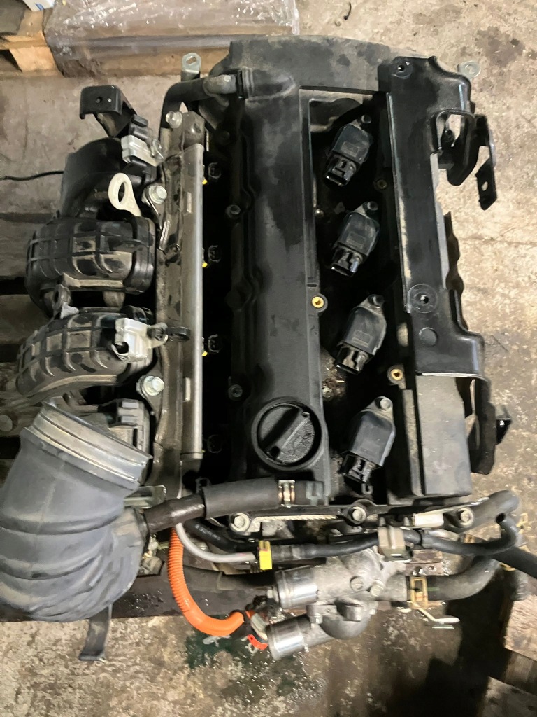 Moteur 4B12 — vue 4
