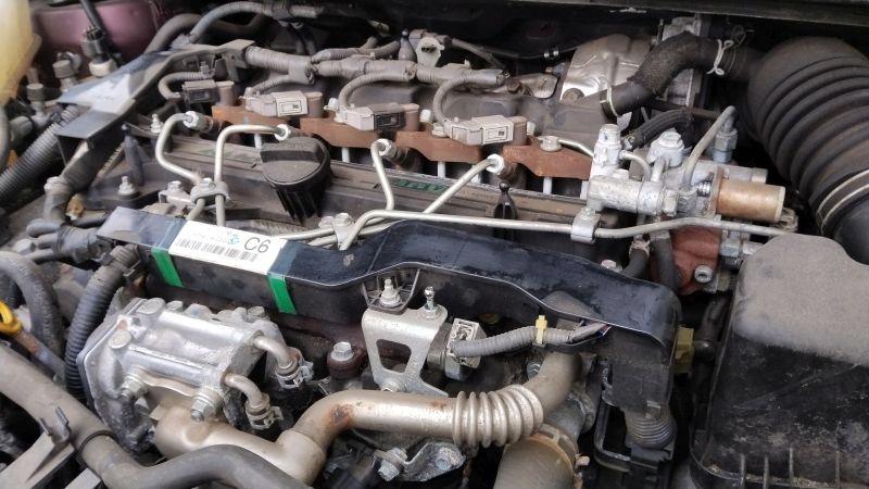 Moteur 1AD-FTV — vue 1