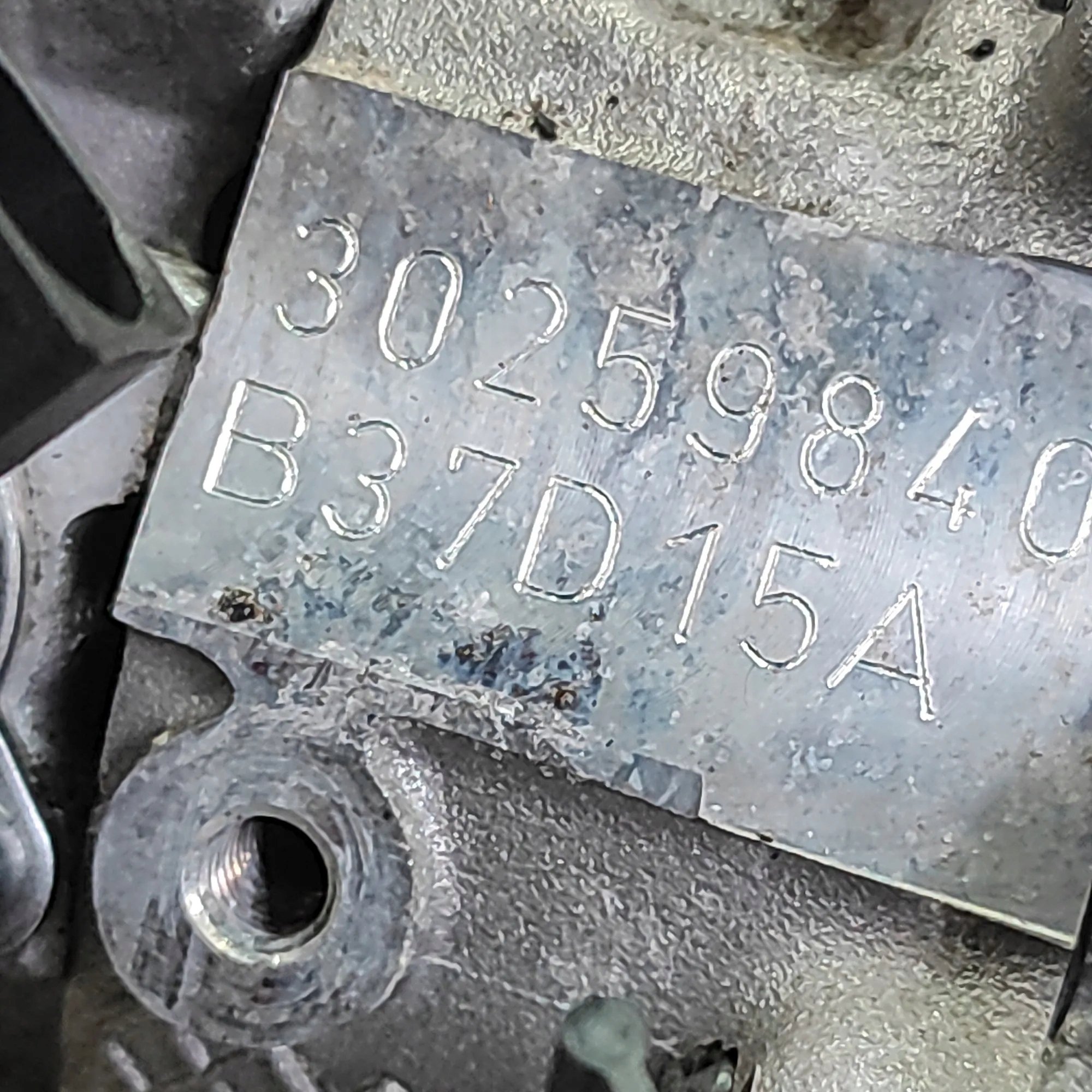 Moteur B37 D15 A — vue 4