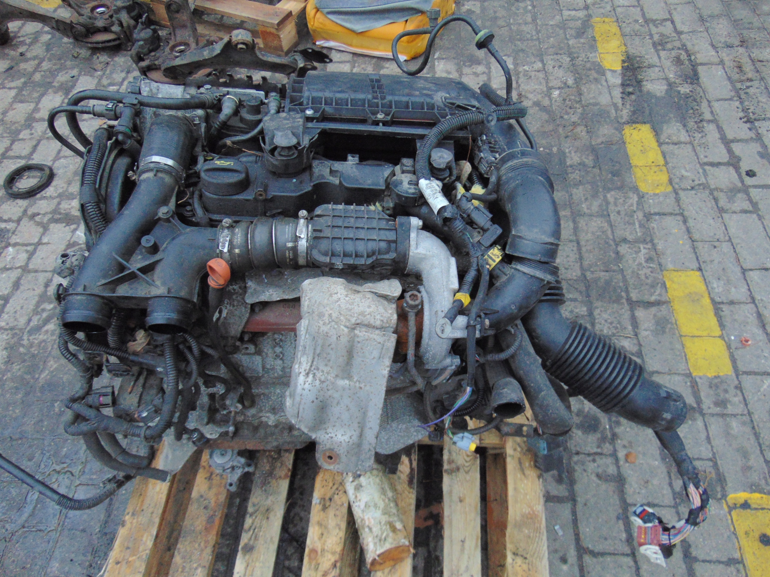 Moteur 9HX (DV6ATED4) — vue 2