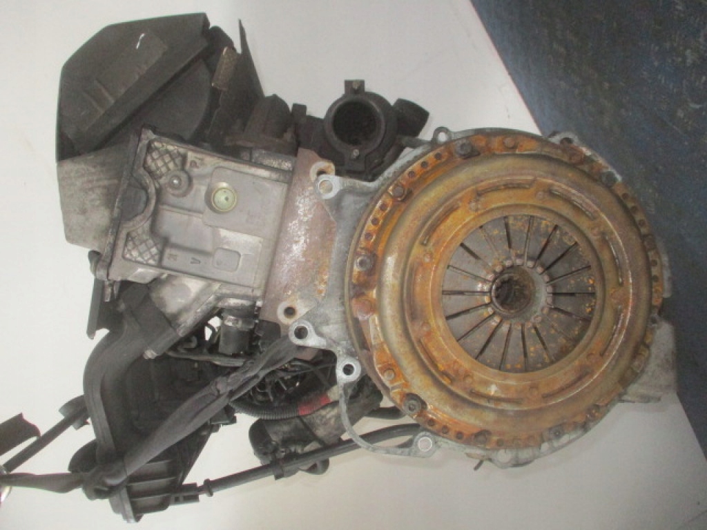 Moteur M51 D25 (256T1) — vue 3