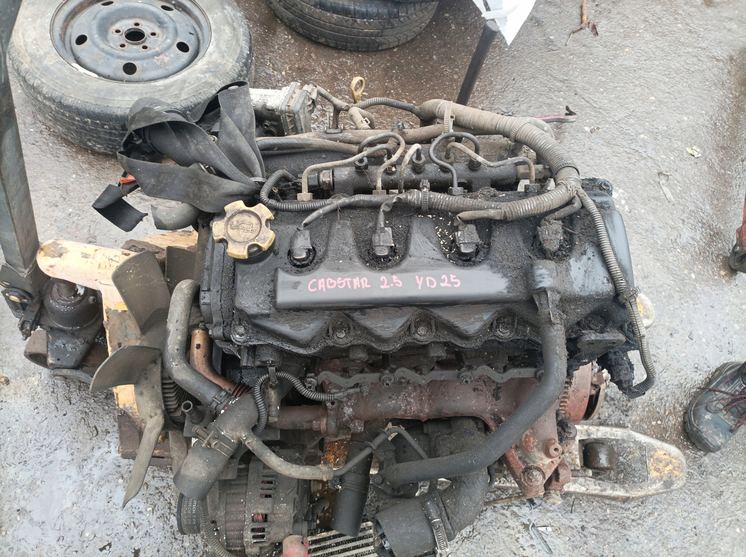 Moteur YD25DDTi — vue 1