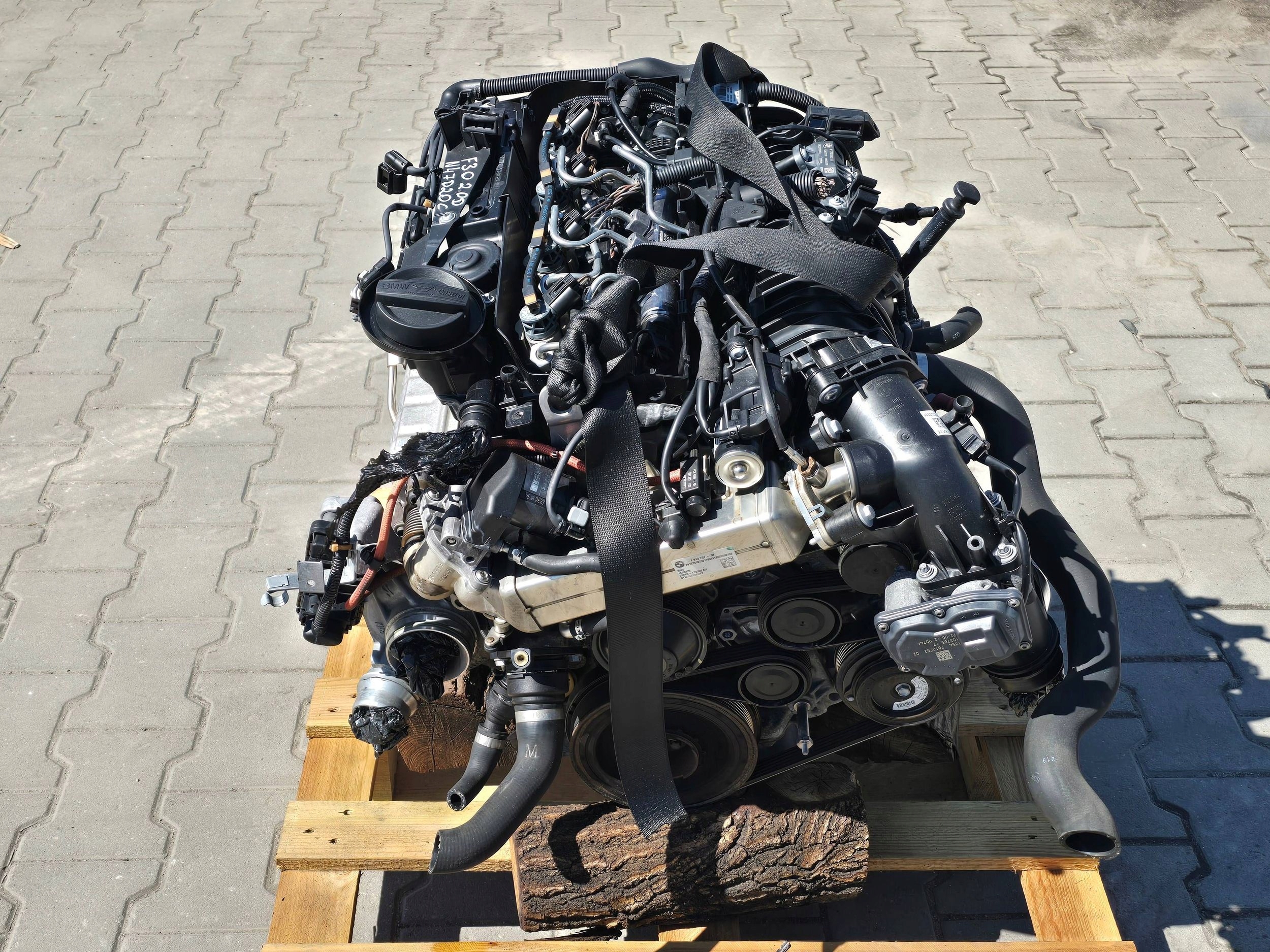 Moteur N47 D20 C — vue 1