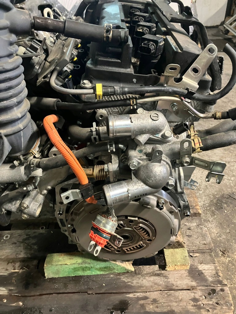 Moteur 4B12 — vue 3